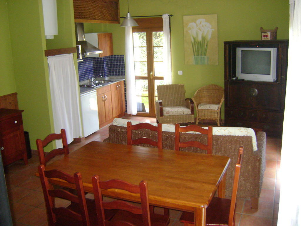 Apartamentos Dos Robles Somo Phòng bức ảnh